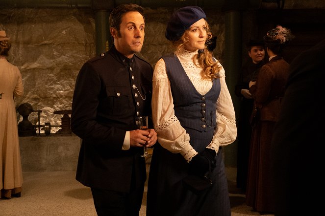 Murdoch Mysteries - Murdoch at the End of the World - Photos