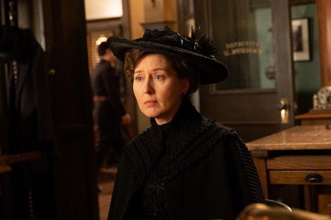 Murdoch Mysteries - Scents and Sensibility - Photos