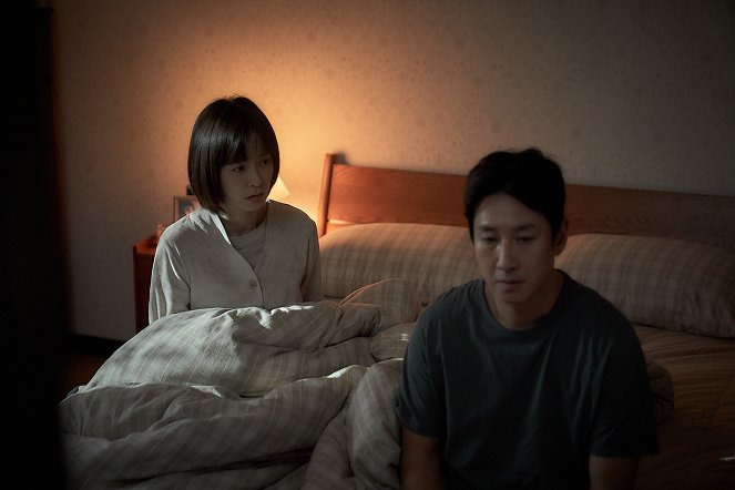 Sleep - Filmfotos - Jung Yu-mi, Lee Sun-kyun