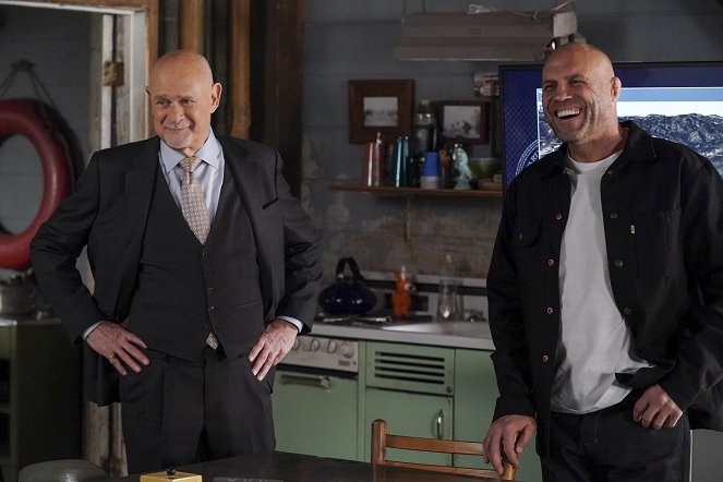 NCIS: Los Angeles - New Beginnings - Making of - Gerald McRaney, Randy Couture