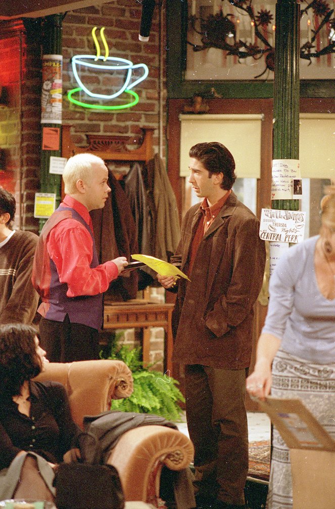 Friends - The One with the Yeti - Photos - James Michael Tyler, David Schwimmer