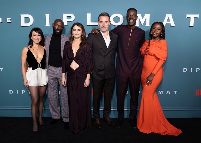 Diplomatické vztahy - Série 1 - Z akcí - The Diplomat - NY Premiere on April 18, 2023 in New York City - Ali Ahn, David Gyasi, Keri Russell, Rufus Sewell, Ato Essandoh, Nana Mensah