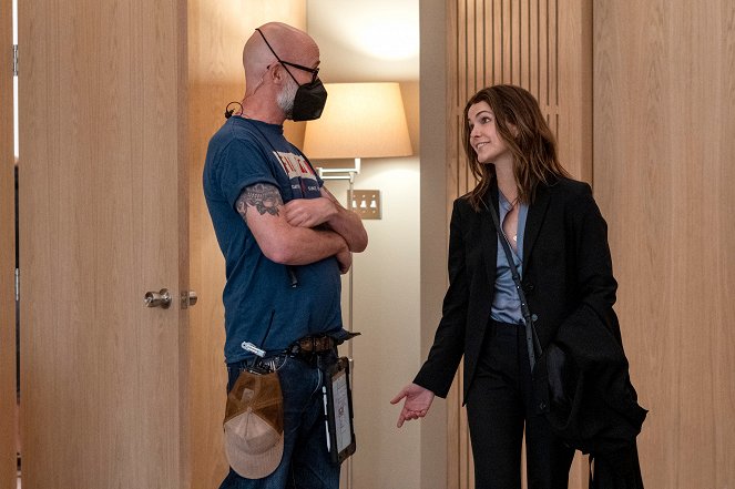 The Diplomat - Season 1 - Don't Call It a Kidnapping - Making of - Simon Cellan Jones, Keri Russell