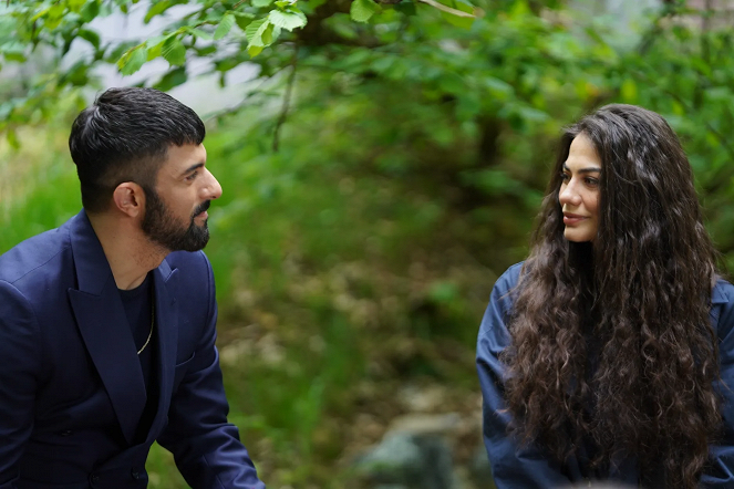Adım Farah - Je T'aime - De la película - Engin Akyürek, Demet Özdemir