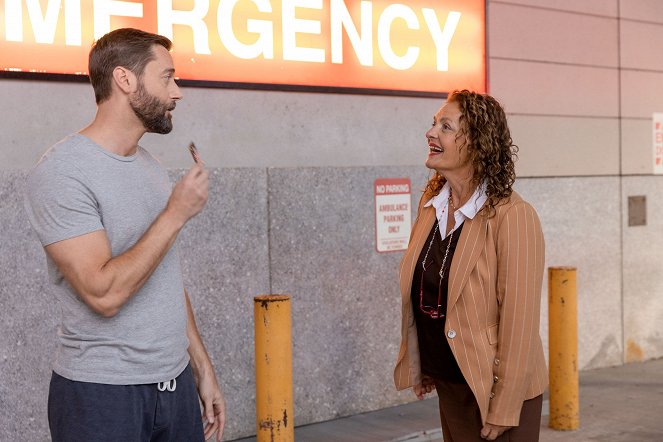 New Amsterdam - Give Me a Sign - Film - Ryan Eggold