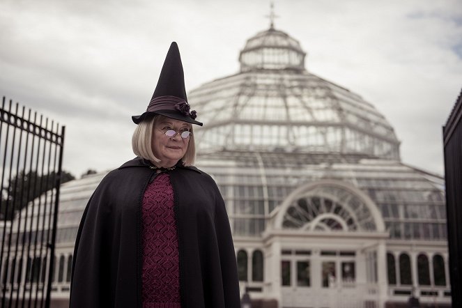 The Worst Witch - Miss Softbroom - Kuvat elokuvasta