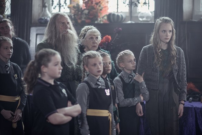 Čarodějnice školou povinné - Všech Svatoušků svátek - Z filmu