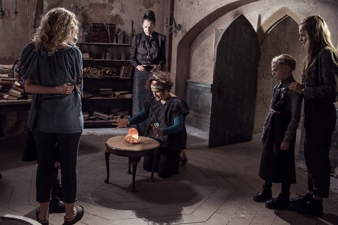 Eine lausige Hexe - Season 2 - Das Familiengeheimnis - Filmfotos