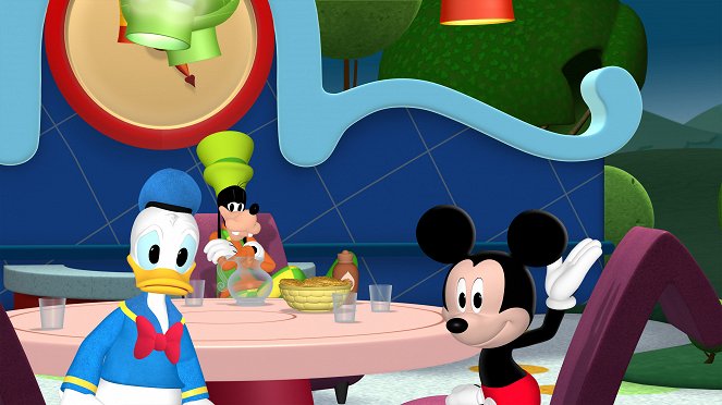 Klub przyjaciół Myszki Miki - Mickey's Adventures in Wonderland - Z filmu