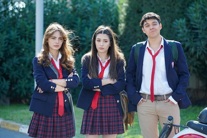 Bűnök iskolája - Episode 13 - Filmfotók - Rabia Soytürk, Meltem Akçöl, Taha Bora Elkoca