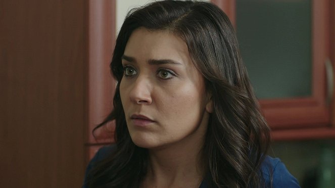 Kanatsız Kuşlar - Episode 22 - Photos - Deniz Bolışık