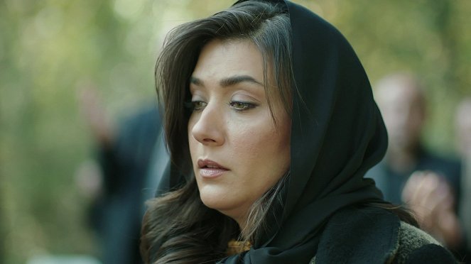 Kanatsız Kuşlar - Episode 25 - De la película - Deniz Bolışık