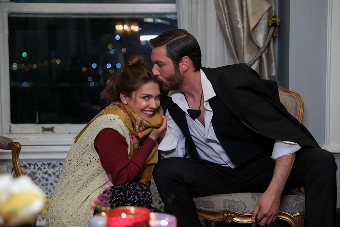 Forbidden Fruit - Episode 25 - Photos - Biran Damla Yılmaz, Barış Aytaç