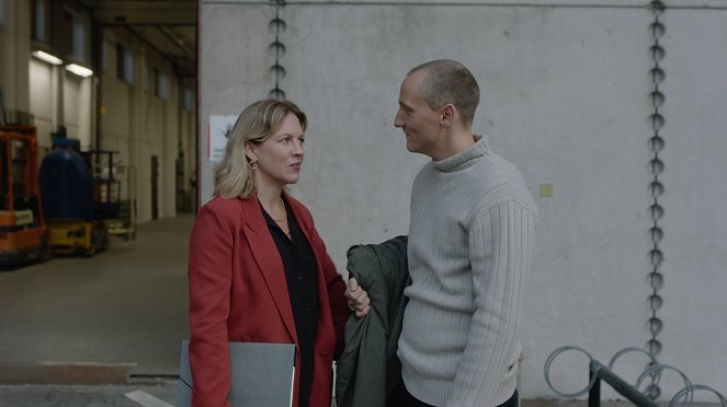 Fejkpatient - Hopp - Z filmu - Julia Marko-Nord, Einar Bredefeldt