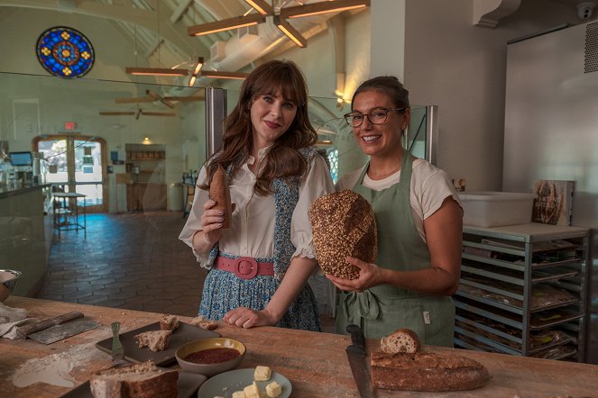 What Am I Eating? with Zooey Deschanel - Photos