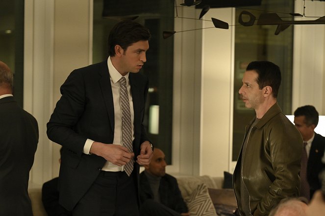 Succession - Tailgate Party - Film - Nicholas Braun, Jeremy Strong