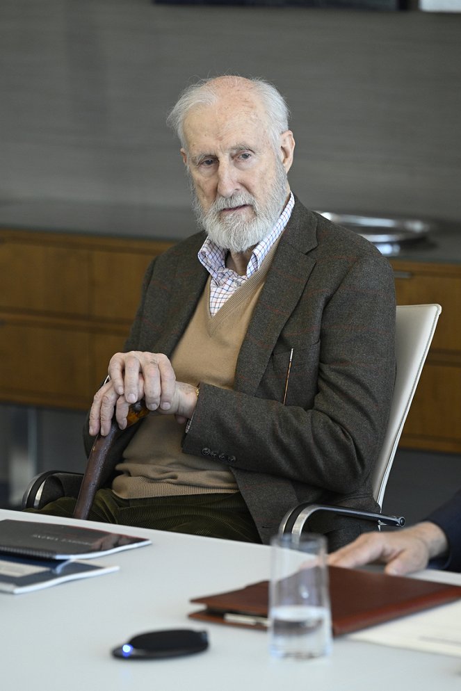 Succession - With Open Eyes - De la película - James Cromwell