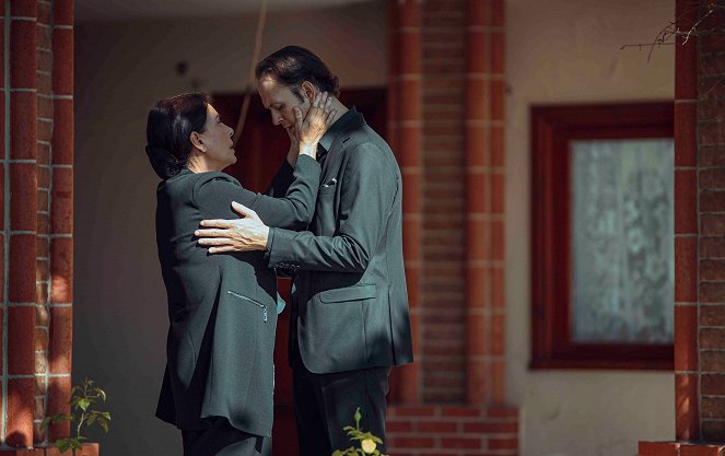 The Pit - Aile, Her Şeydir - Photos