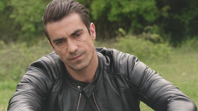 Siyah Beyaz Aşk - Episode 29 - Filmfotók - İbrahim Çelikkol