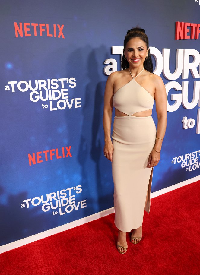 Turistin opas rakkauteen - Tapahtumista - Netflix's A Tourist's Guide to Love special screening at Netflix Tudum Theater on April 13, 2023 in Los Angeles, California - Azita Ghanizada