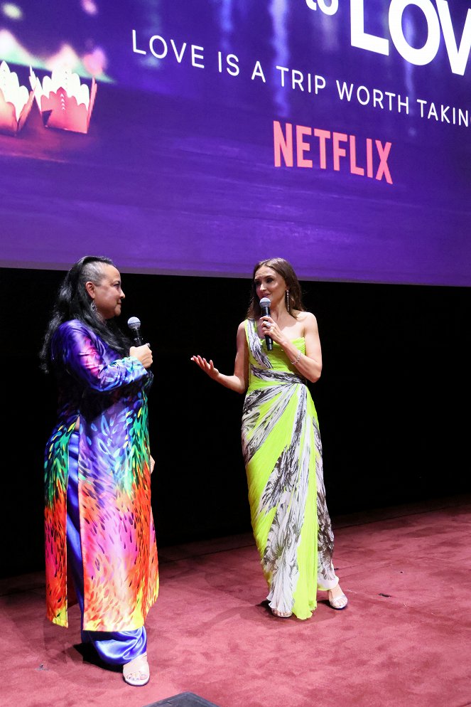 L'Amour en touriste - Événements - Netflix's A Tourist's Guide to Love special screening at Netflix Tudum Theater on April 13, 2023 in Los Angeles, California - Eirene Donohue, Rachael Leigh Cook