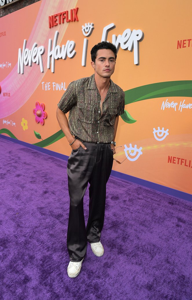 Tenkrát poprvé - Série 4 - Z akcií - Netflix's "Never Have I Ever" season 4 premiere at Westwood Village on June 01, 2023 in Los Angeles, California