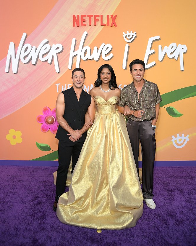 Yo nunca - Season 4 - Eventos - Netflix's "Never Have I Ever" season 4 premiere at Westwood Village on June 01, 2023 in Los Angeles, California