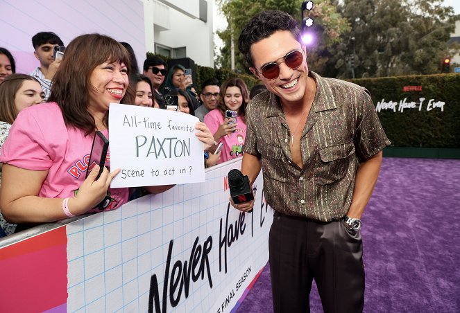 Yo nunca - Season 4 - Eventos - Netflix's "Never Have I Ever" season 4 premiere at Westwood Village on June 01, 2023 in Los Angeles, California