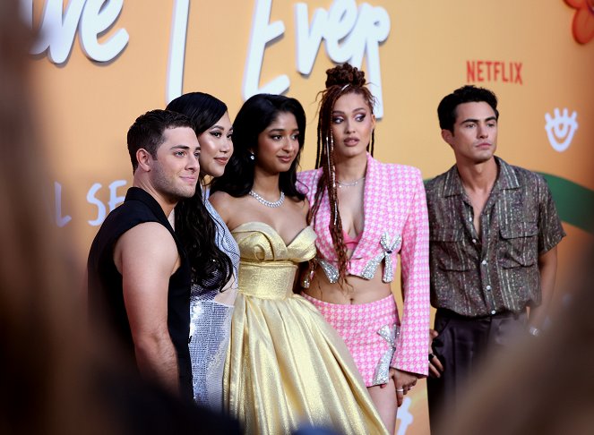 Eu Nunca... - Season 4 - De eventos - Netflix's "Never Have I Ever" season 4 premiere at Westwood Village on June 01, 2023 in Los Angeles, California