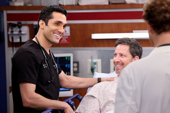 Chicago Med - The Winds of Change Are Starting to Blow - Van film - Dominic Rains