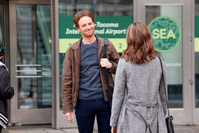 Nemocnice Chicago Med - Does One Door Close and Another One Open? - Z filmu - Nick Gehlfuss