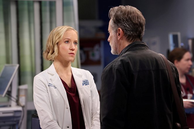 Chicago Med - Does One Door Close and Another One Open? - Van film - Jessy Schram