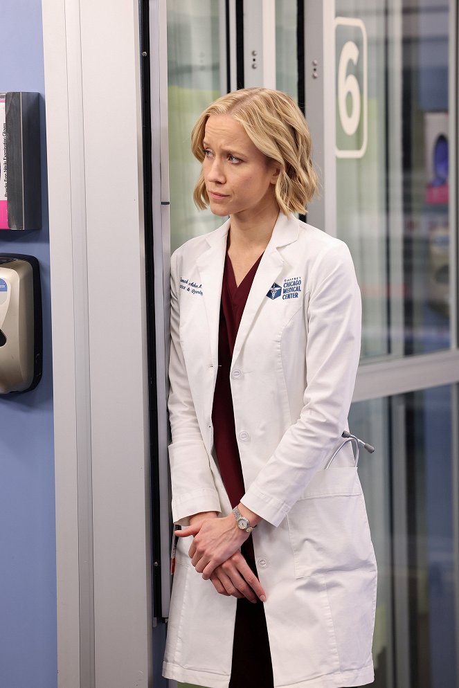 Chicago Med - Season 8 - Does One Door Close and Another One Open? - Photos - Jessy Schram