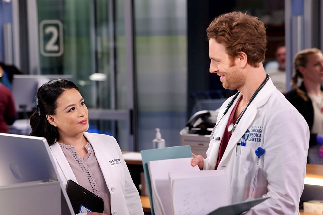 Nemocnice Chicago Med - I Could See the Writing on the Wall - Z filmu - T.V. Carpio, Nick Gehlfuss