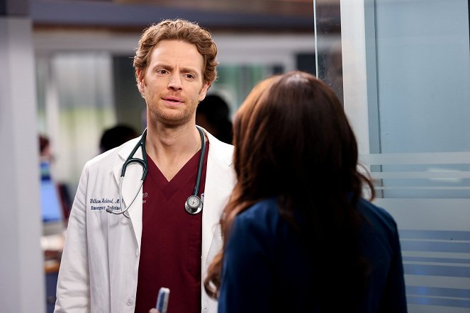 Chicago Med - Season 8 - I Could See the Writing on the Wall - De la película - Nick Gehlfuss