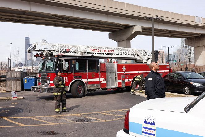 Chicago Fire - Danger Is All Around - Photos