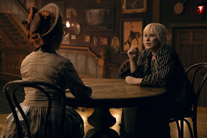 High Desert - Photos - Patricia Arquette