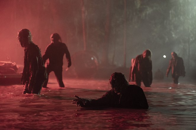 Fear the Walking Dead - Remember What They Took from You - De la película
