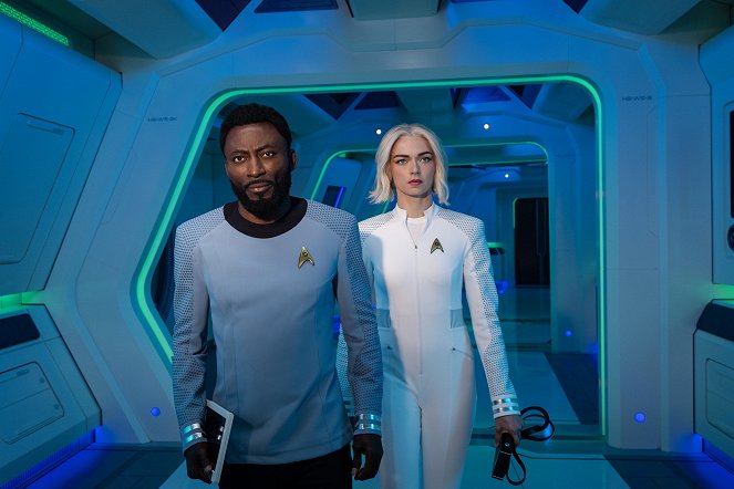 Star Trek: Különös új világok - Season 2 - Promóció fotók - Babs Olusanmokun, Jess Bush