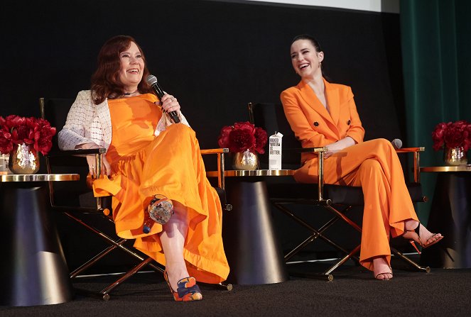 Úžasná paní Maiselová - Série 5 - Z akcií - The Marvelous Mrs. Maisel Finale Celebration at the Fonda Theater in Los Angeles on Mon, May 22, 2023