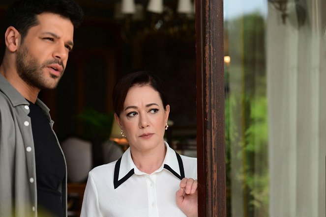 Veda Mektubu - Episode 14 - Photos - Emre Kıvılcım, Bennu Yıldırımlar