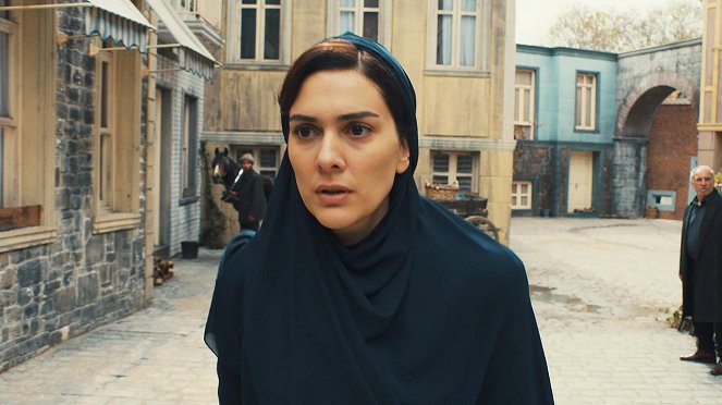Vatanım Sensin - Episode 25 - De la película - Bergüzar Korel
