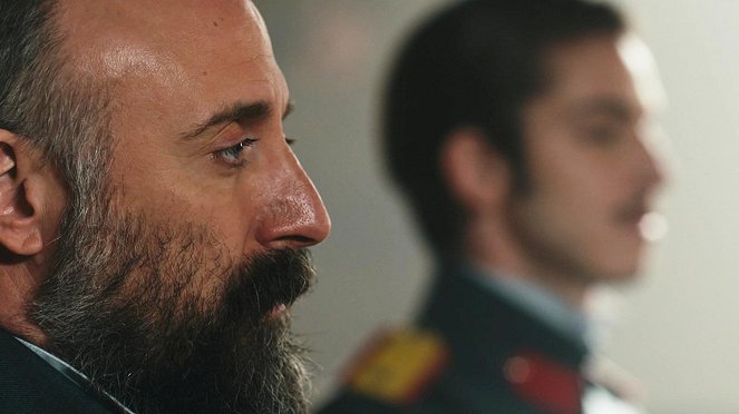 Wounded Love - Episode 3 - Photos - Halit Ergenç