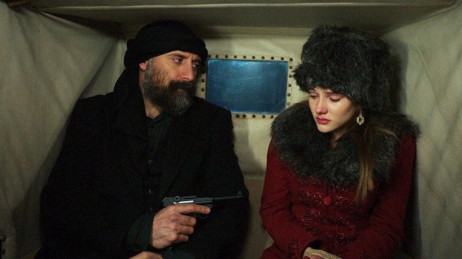 Vatanım Sensin - Episode 5 - Kuvat elokuvasta - Halit Ergenç, Miray Daner