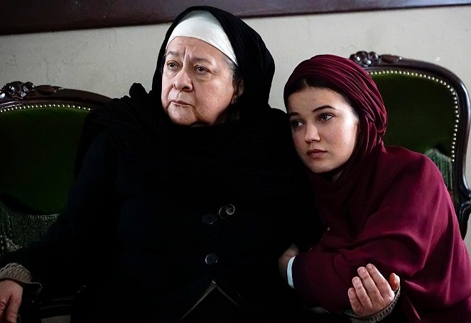 Vatanım Sensin - Season 2 - Episode 15 - Film - Celile Toyon Uysal, Miray Daner