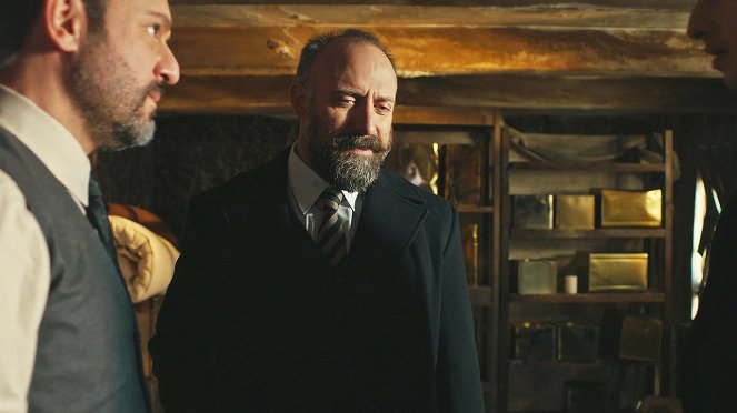 Wounded Love - Episode 18 - Photos - Halit Ergenç