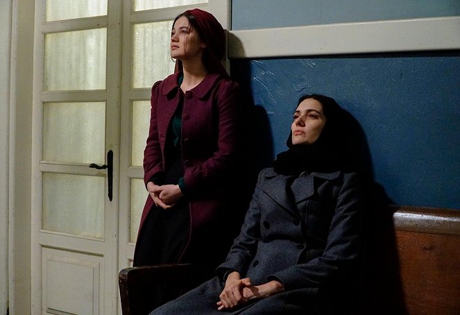 Vatanım Sensin - Episode 20 - Van film - Pınar Deniz, Bergüzar Korel