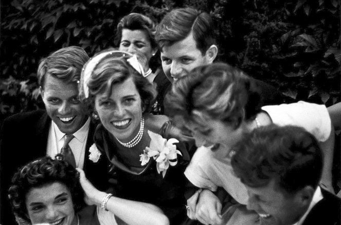 Vier Brüder, fünf Schwestern. Die Kennedys - Van film