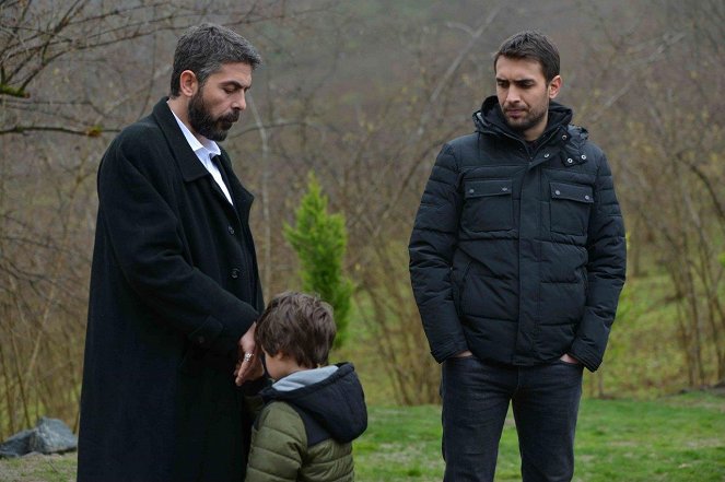 Zachránené životy - Episode 4 - Z filmu - Mehmet Ali Nuroğlu, Ulaş Tuna Astepe