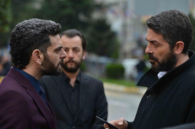 Sen Anlat Karadeniz - Episode 4 - De la película